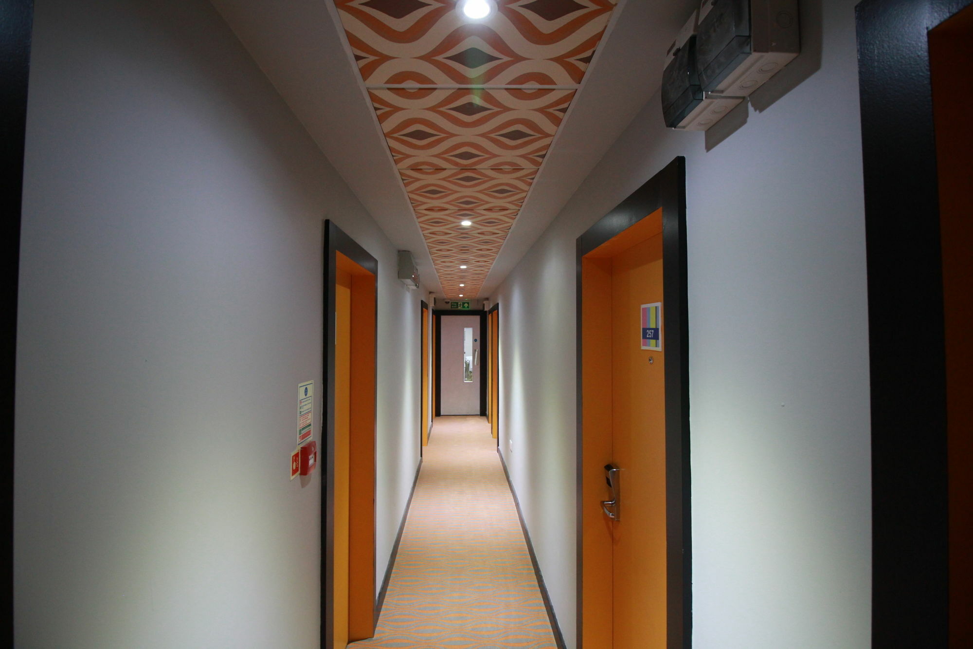 Best Western London Peckham Hotel Exterior photo